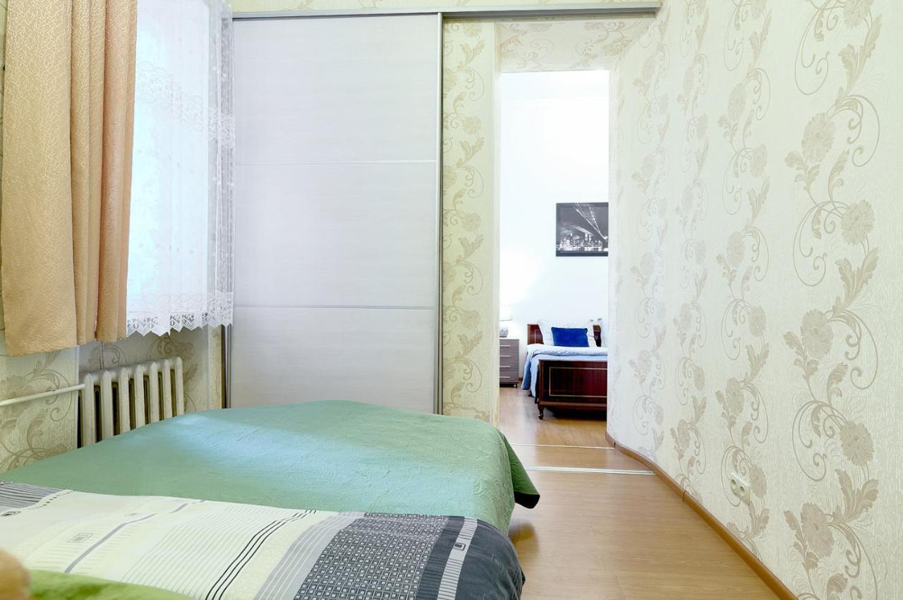 S12-58 MODERN APARTHOTEL WITH TWO 2BEDROOMS IN CENTRAL KIEV - BESSARABSKA SQUERE - GULLIVER MALL - OLYMPIC STADIUM - PALACE OF SPORTS - Saksahanskoho St, 12Б Bagian luar foto