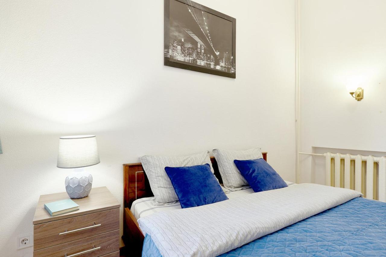 S12-58 MODERN APARTHOTEL WITH TWO 2BEDROOMS IN CENTRAL KIEV - BESSARABSKA SQUERE - GULLIVER MALL - OLYMPIC STADIUM - PALACE OF SPORTS - Saksahanskoho St, 12Б Bagian luar foto