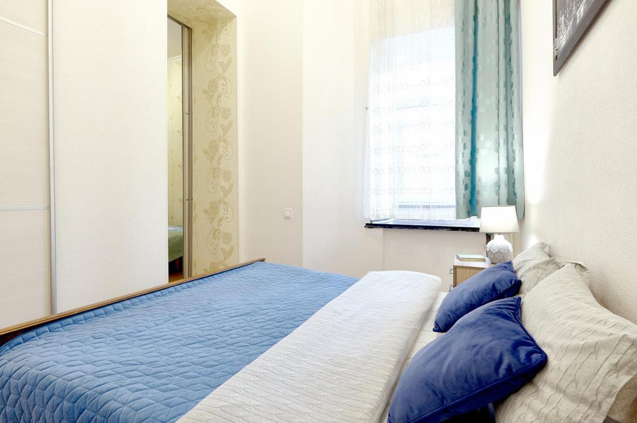 S12-58 MODERN APARTHOTEL WITH TWO 2BEDROOMS IN CENTRAL KIEV - BESSARABSKA SQUERE - GULLIVER MALL - OLYMPIC STADIUM - PALACE OF SPORTS - Saksahanskoho St, 12Б Bagian luar foto
