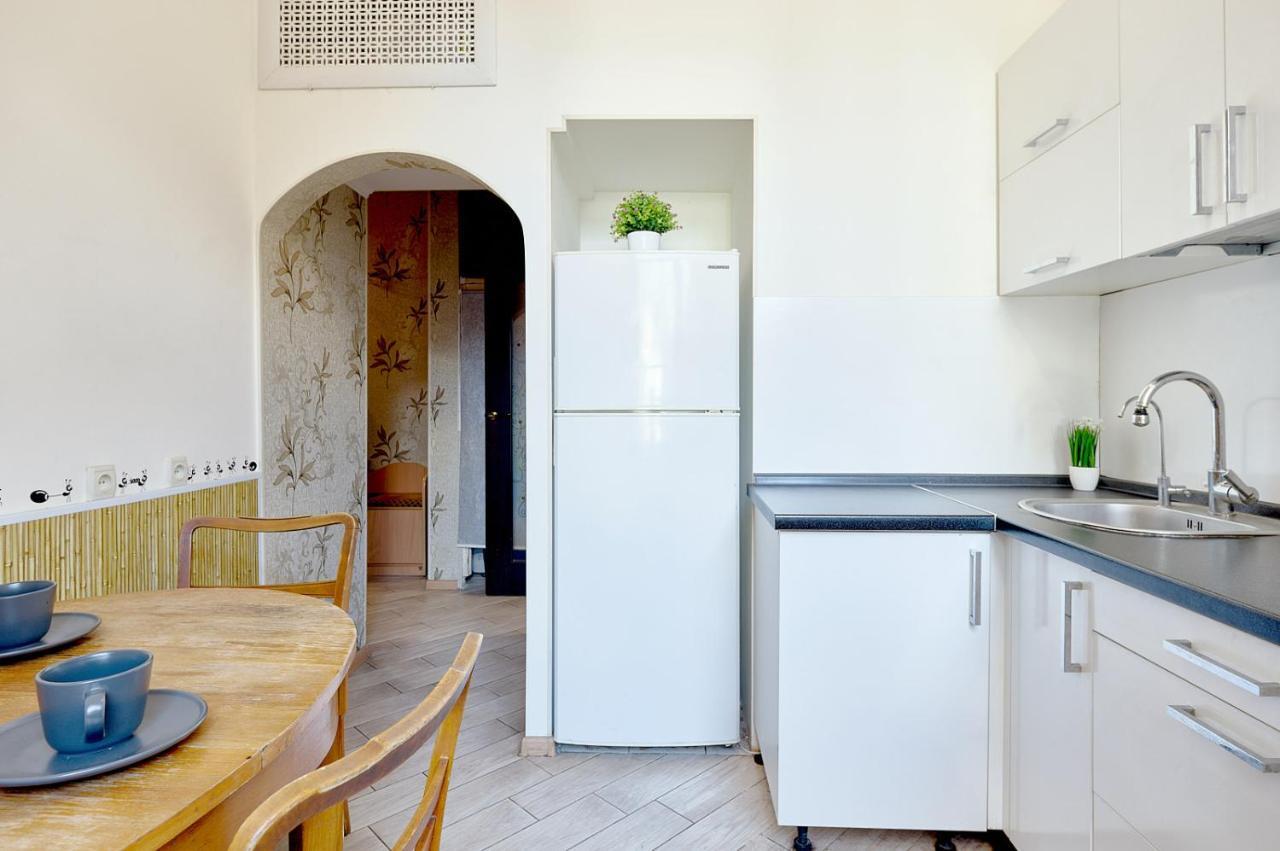 S12-58 MODERN APARTHOTEL WITH TWO 2BEDROOMS IN CENTRAL KIEV - BESSARABSKA SQUERE - GULLIVER MALL - OLYMPIC STADIUM - PALACE OF SPORTS - Saksahanskoho St, 12Б Bagian luar foto
