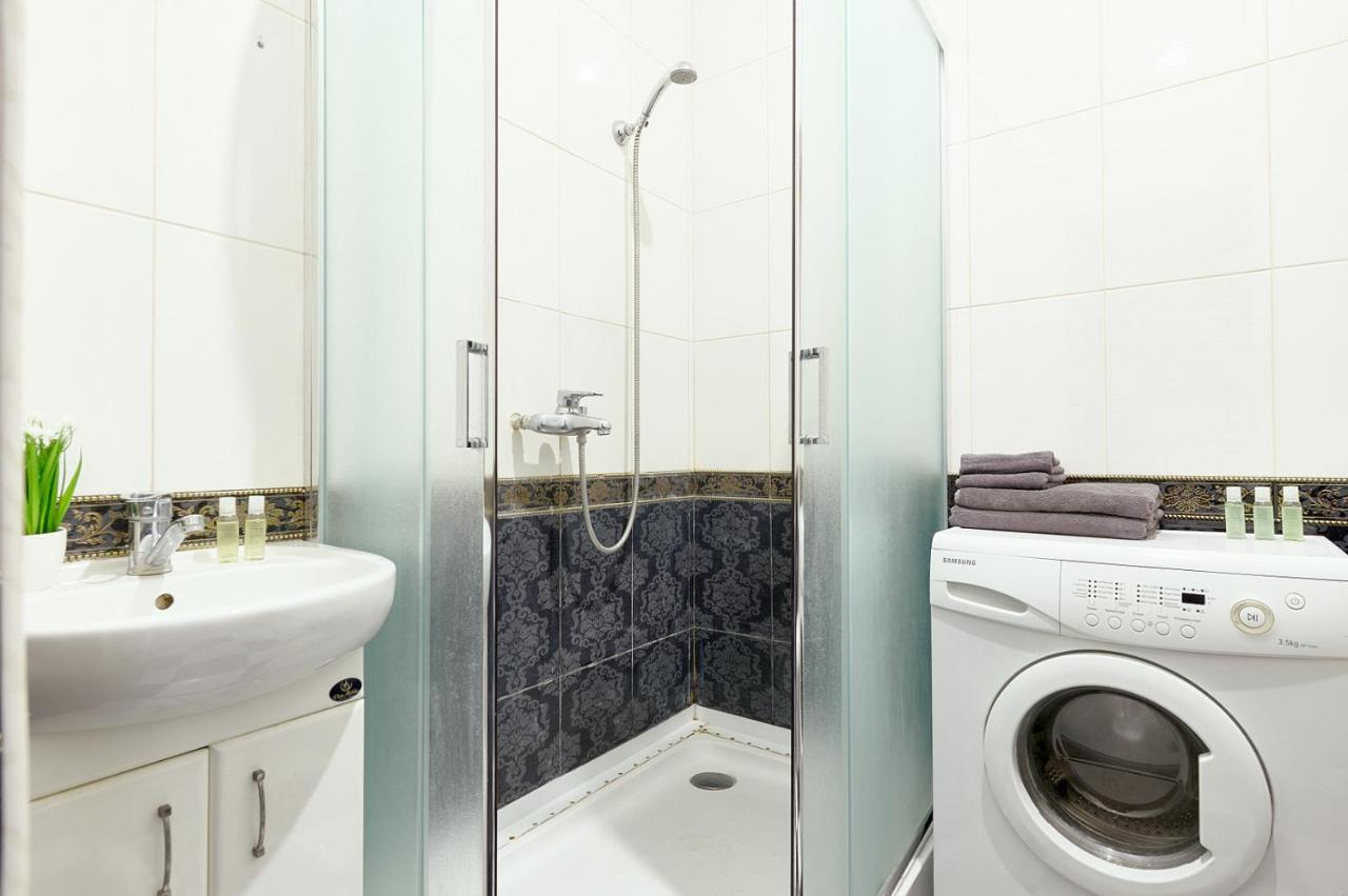 S12-58 MODERN APARTHOTEL WITH TWO 2BEDROOMS IN CENTRAL KIEV - BESSARABSKA SQUERE - GULLIVER MALL - OLYMPIC STADIUM - PALACE OF SPORTS - Saksahanskoho St, 12Б Bagian luar foto